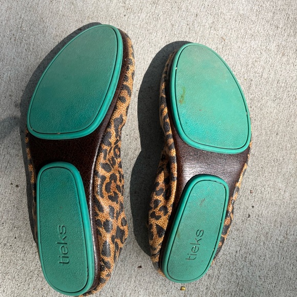 Tieks Size 6 Leopard Print - Picture 2 of 3